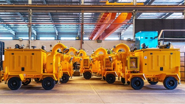 防汛抗旱物資——5臺大流量排污抽水泵車下線、發(fā)運(yùn)